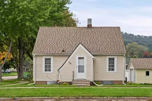 36 S Elm St, La Crescent, MN 55947 - Photo 1