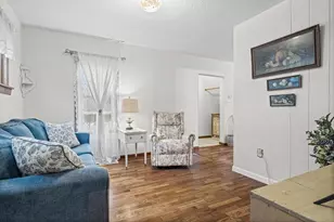 36 S Elm St, La Crescent, MN 55947 - Photo 3