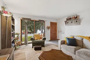 1016 Jackson Street S, Shakopee, MN 55379 - Photo 5