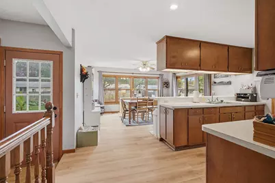1016 Jackson Street S, Shakopee, MN 55379 - Photo 5