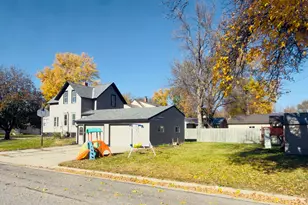 361 S 9th St, Bird Island, MN 55310 - Photo 5