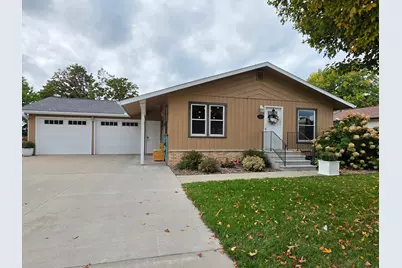 330 9th Street NW, Plainview, MN 55964 - Photo 1