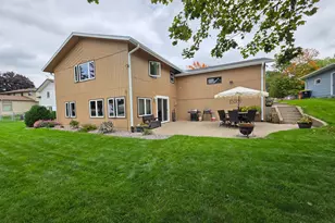 330 9th St NW, Plainview, MN 55964 - Photo 7