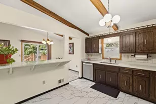8106 Groveland Rd, Mounds View, MN 55112 - Photo 9