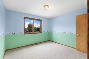 1001 Forest Glen Ct, Burnsville, MN 55337 - Photo 21