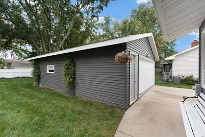 303 15th Avenue SW, Austin, MN 55912 - Photo 5