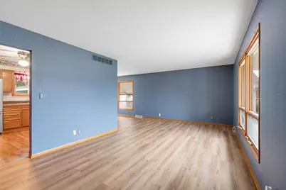 303 15th Avenue SW, Austin, MN 55912 - Photo 17