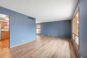 303 15th Ave SW, Austin, MN 55912 - Photo 17