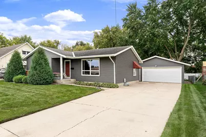 303 15th Avenue SW, Austin, MN 55912 - Photo 1