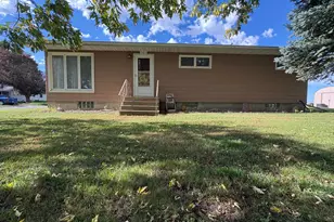 301 Washington Ave, Alden, MN 56009 - Photo 1