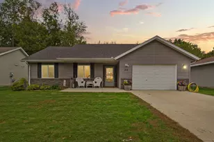 214 Rogers St, Mankato, MN 56001 - Photo 1
