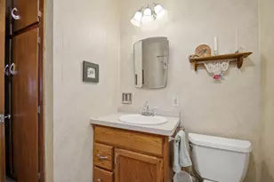 2401 4th Dr SW, Austin, MN 55912 - Photo 17