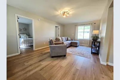 1202 11th Avenue SE, Saint Cloud, MN 56304 - Photo 9