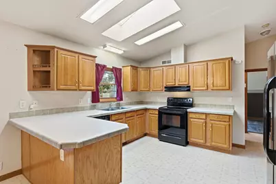 1027 Prairie Circle, Menomonie, WI 54751 - Photo 5