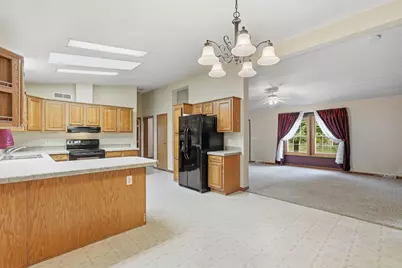 1027 Prairie Circle, Menomonie, WI 54751 - Photo 9