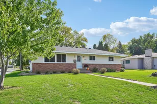 585 9th St N, Bayport, MN 55003 - Photo 1