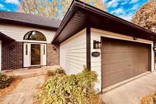 13505 Elkwood Dr, Apple Valley, MN 55124 - Photo 15