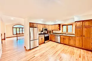 13505 Elkwood Dr, Apple Valley, MN 55124 - Photo 9