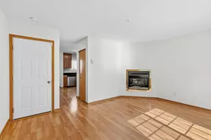 13035 Durum Ct, Eden Prairie, MN 55347 - Photo 9