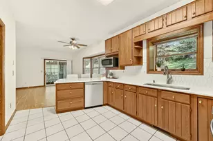 1915 Folwell Dr SW, Rochester, MN 55902 - Photo 9