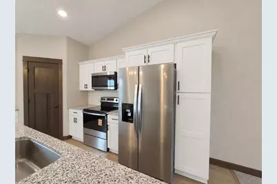 316 Falcon Run, Eagle Lake, MN 56024 - Photo 7
