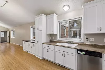 297 Morton Street E, Saint Paul, MN 55107 - Photo 9