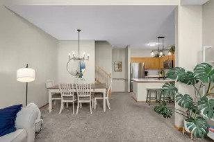 657 Kingfisher Ln, Woodbury, MN 55125 - Photo 9