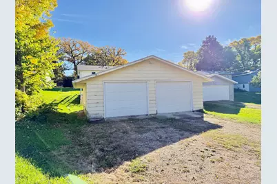 308 2nd Street SE, Pelican Rapids, MN 56572 - Photo 5