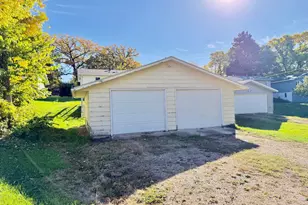 308 2nd St SE, Pelican Rapids, MN 56572 - Photo 5
