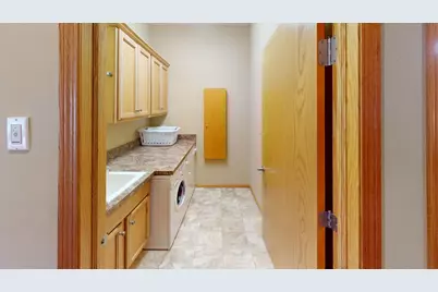 1718 Hale Drive, Albert Lea, MN 56007 - Photo 11
