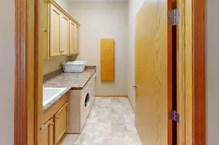 1718 Hale Dr, Albert Lea, MN 56007 - Photo 11