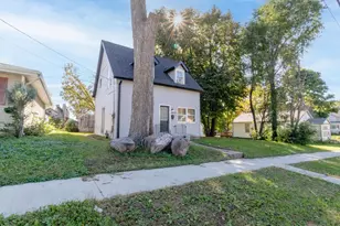825 W Clark St, Albert Lea, MN 56007 - Photo 3