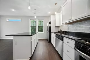 600 W 32nd St, Minneapolis, MN 55408 - Photo 11