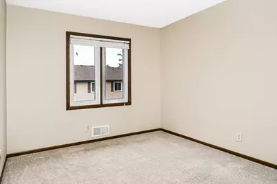 10394 Balsam Lane, Eden Prairie, MN 55347 - Photo 13