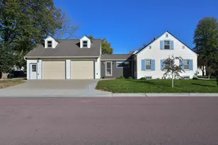 603 E 5th St, Redwood Falls, MN 56283 - Photo 3