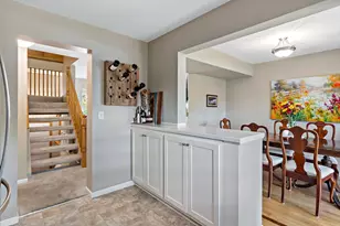 10673 Sherman Dr, Eden Prairie, MN 55347 - Photo 7
