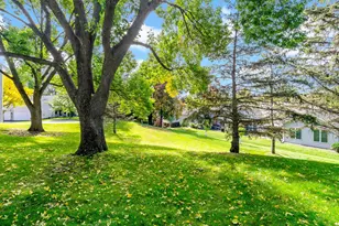 10673 Sherman Dr, Eden Prairie, MN 55347 - Photo 23