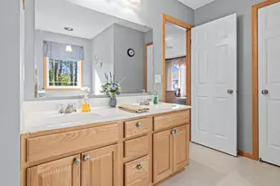 629 Sutherland Dr, Woodbury, MN 55129 - Photo 25