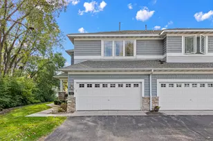 629 Sutherland Dr, Woodbury, MN 55129 - Photo 1