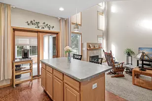 629 Sutherland Dr, Woodbury, MN 55129 - Photo 5