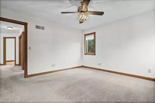 525 S 14th St, La Crescent, MN 55947 - Photo 39