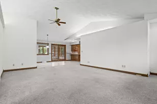 525 S 14th St, La Crescent, MN 55947 - Photo 29