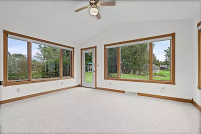 525 S 14th Street, La Crescent, MN 55947 - Photo 9