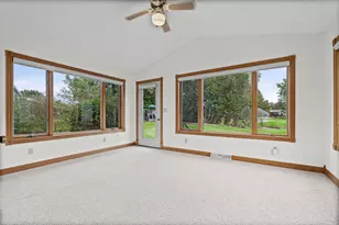 525 S 14th St, La Crescent, MN 55947 - Photo 9