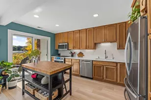 1299 Black Oaks Ct N, Plymouth, MN 55447 - Photo 7
