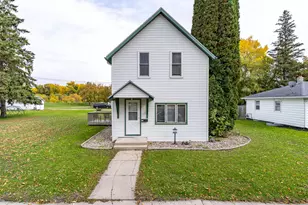313 Lincoln Ave, Crookston, MN 56716 - Photo 1