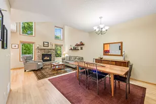 9780 Cupola Ln, Eden Prairie, MN 55347 - Photo 9