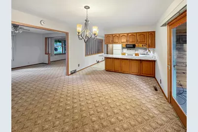 3007 Spruce Avenue, Slayton, MN 56172 - Photo 5