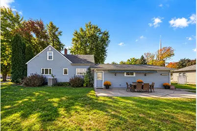 322 W Center Street, Lake City, MN 55041 - Photo 9