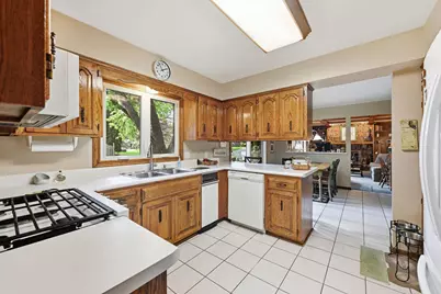18731 Maple Leaf Drive, Eden Prairie, MN 55346 - Photo 11